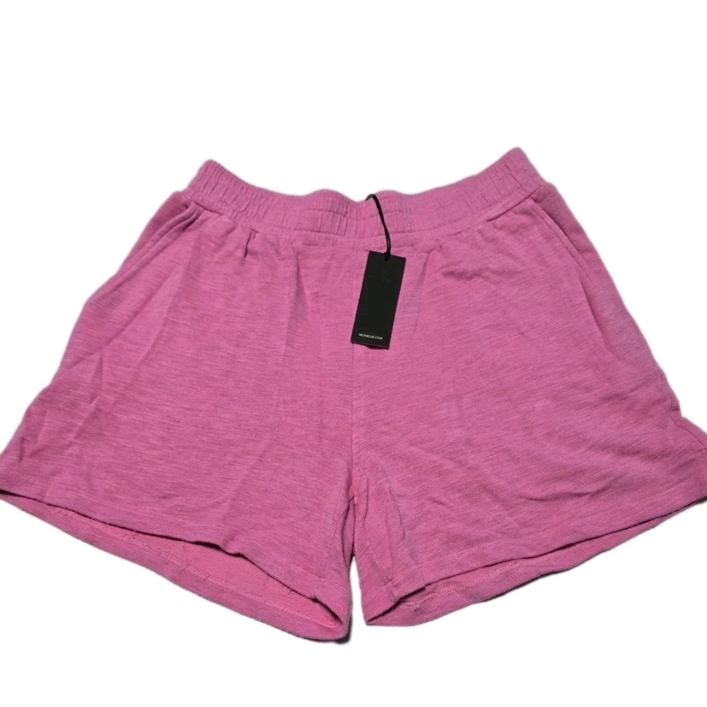 Monrow Women's Athletic Shorts in‎ Pink